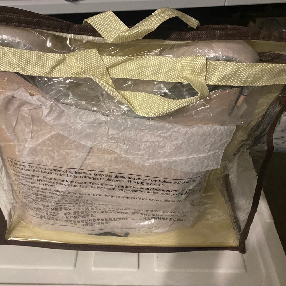 Light Pink Michael Kors handbag - Picture 7 of 7
